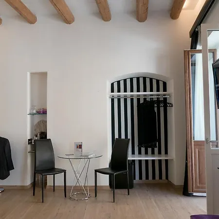 Myo Charming House Кальяри